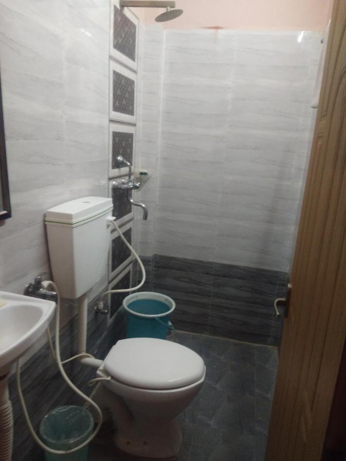 Ds Residency Varanasi-Prime Location-Parking Bagian luar foto