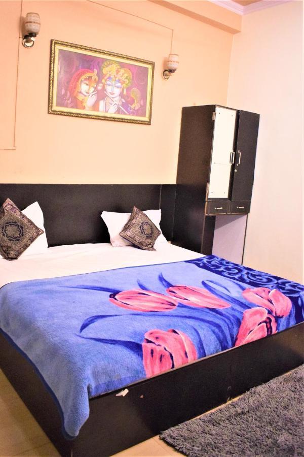 Ds Residency Varanasi-Prime Location-Parking Bagian luar foto