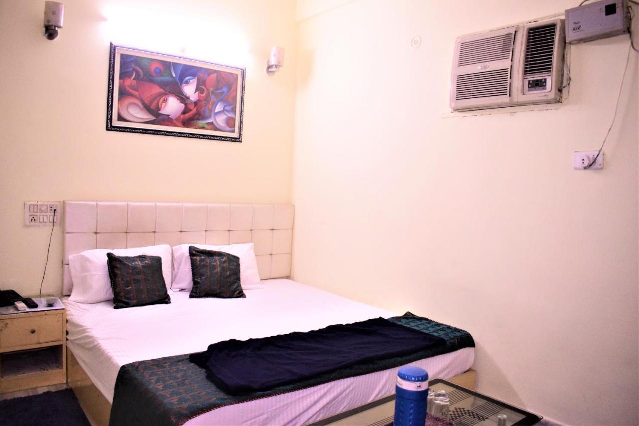Ds Residency Varanasi-Prime Location-Parking Bagian luar foto