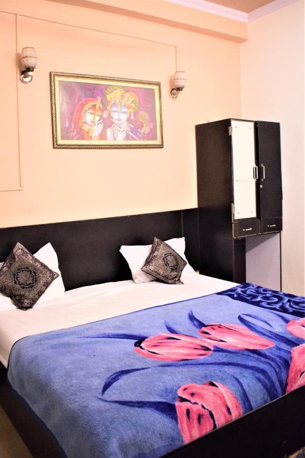 Ds Residency Varanasi-Prime Location-Parking Bagian luar foto