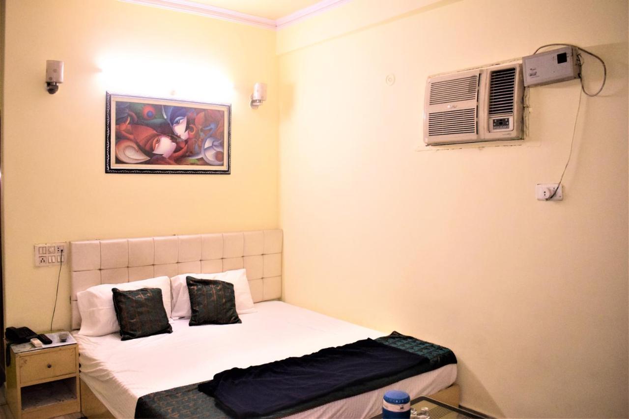 Ds Residency Varanasi-Prime Location-Parking Bagian luar foto