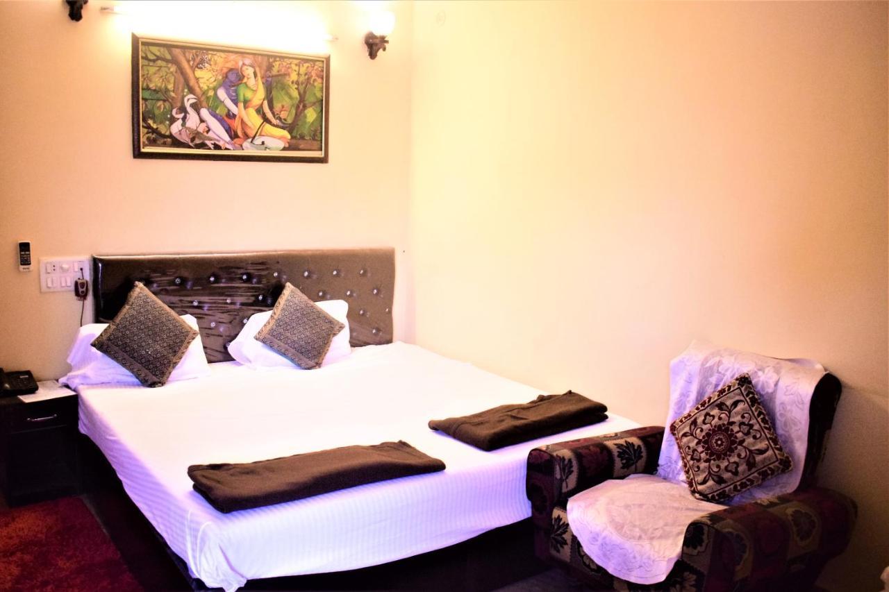 Ds Residency Varanasi-Prime Location-Parking Bagian luar foto