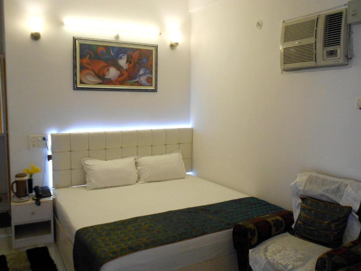 Ds Residency Varanasi-Prime Location-Parking Bagian luar foto