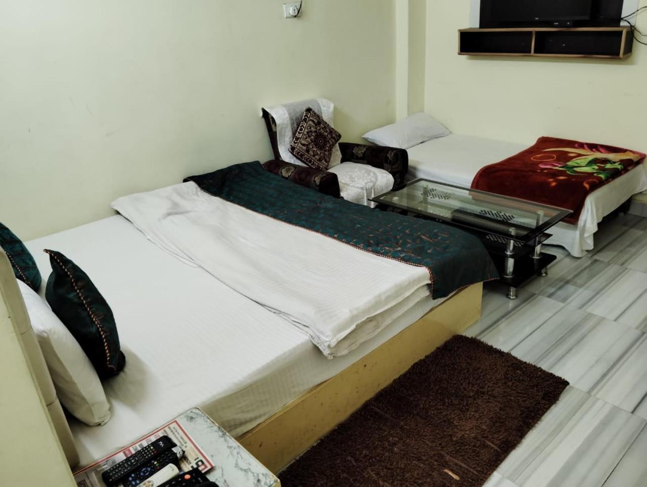 Ds Residency Varanasi-Prime Location-Parking Bagian luar foto