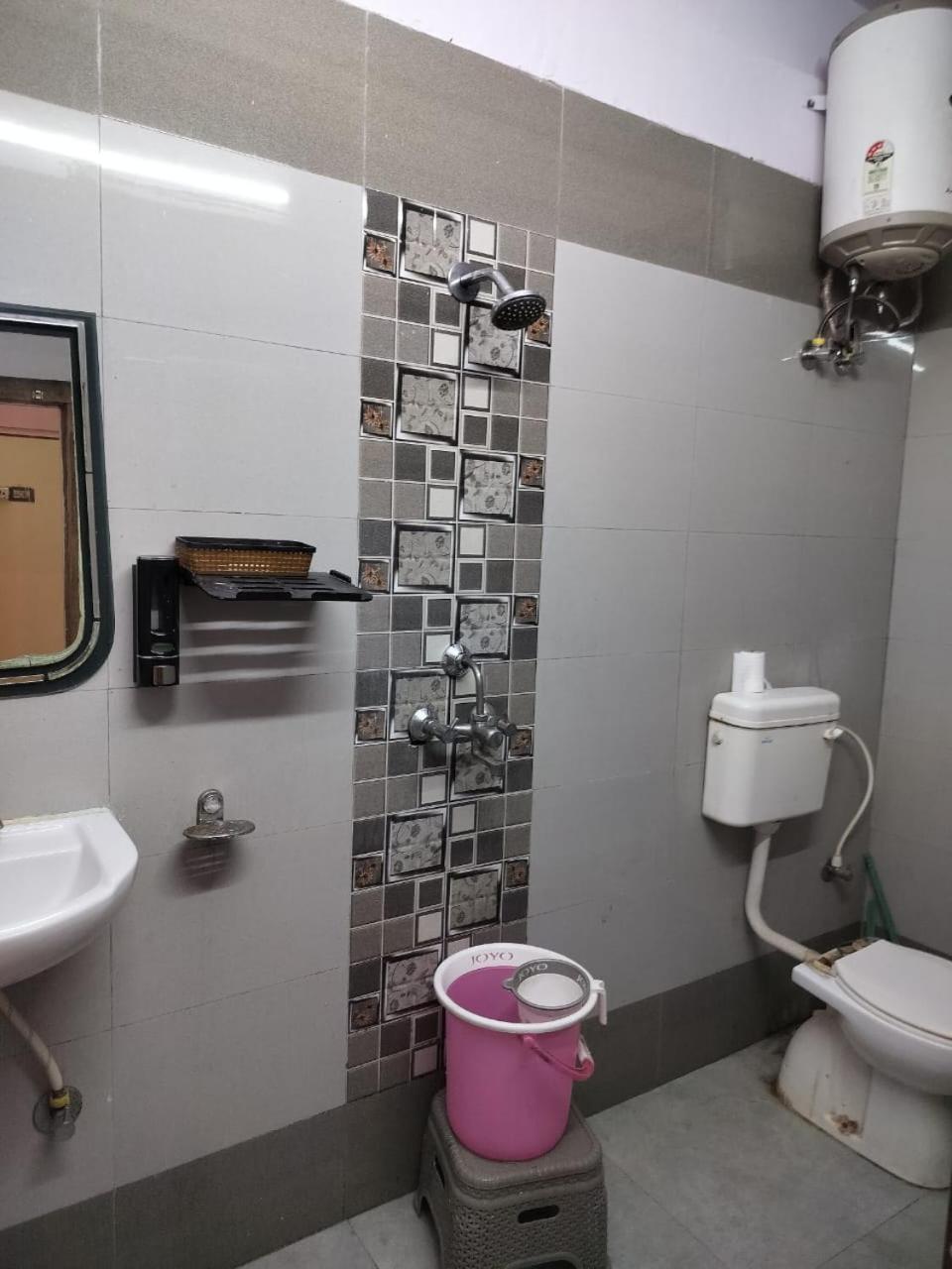 Ds Residency Varanasi-Prime Location-Parking Bagian luar foto