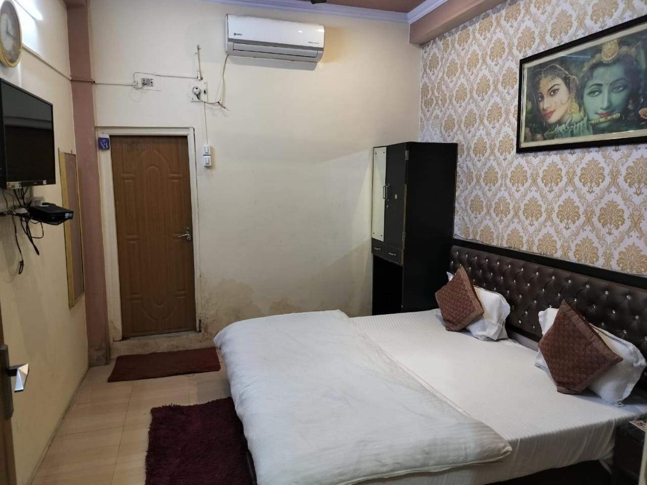 Ds Residency Varanasi-Prime Location-Parking Bagian luar foto