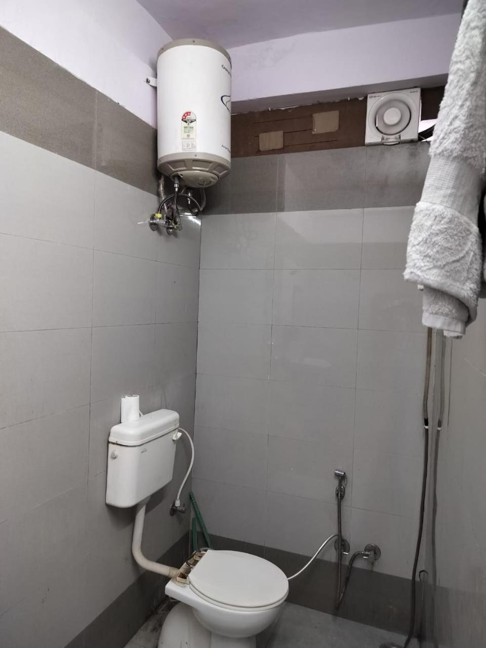 Ds Residency Varanasi-Prime Location-Parking Bagian luar foto