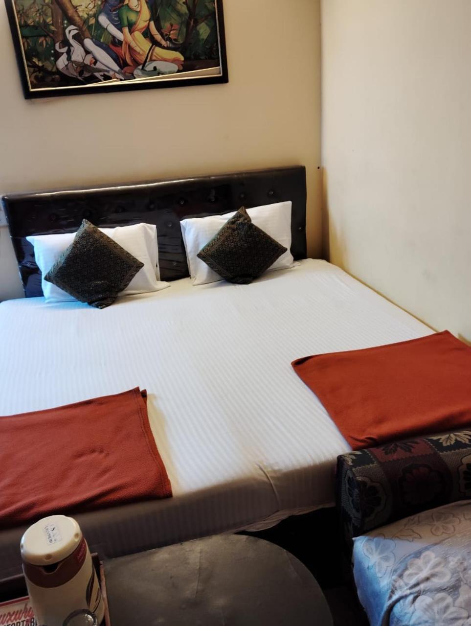 Ds Residency Varanasi-Prime Location-Parking Bagian luar foto